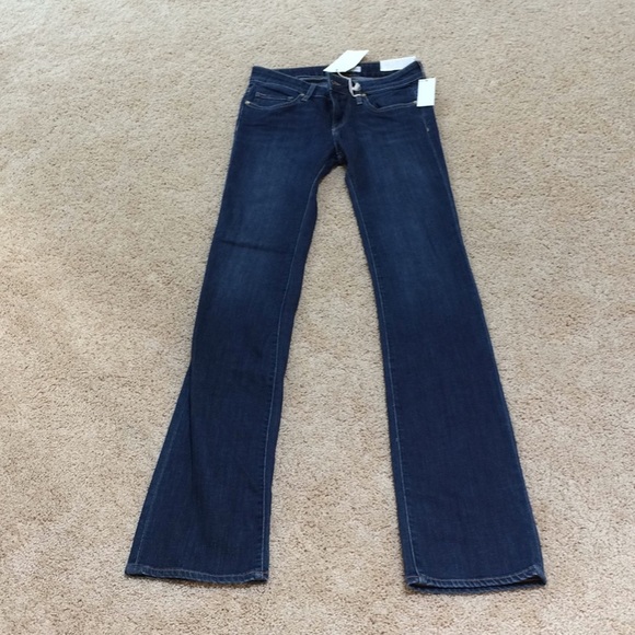 New! Joie SZ 26, Baby boot cut jeans.